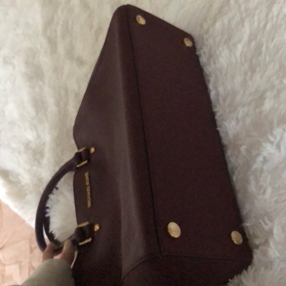 Michael Kors Handbag in Maroon - Picture 3 of 5